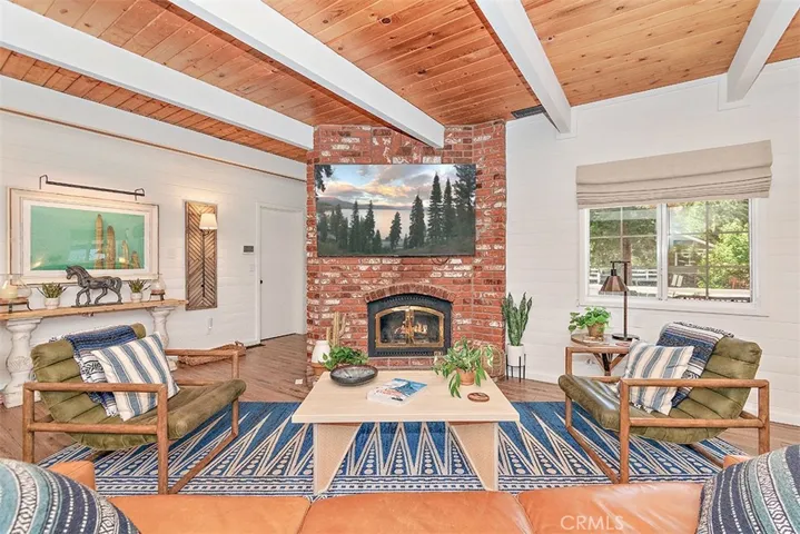 593 Ponderosa Drive, Big Bear Lake, California 92315