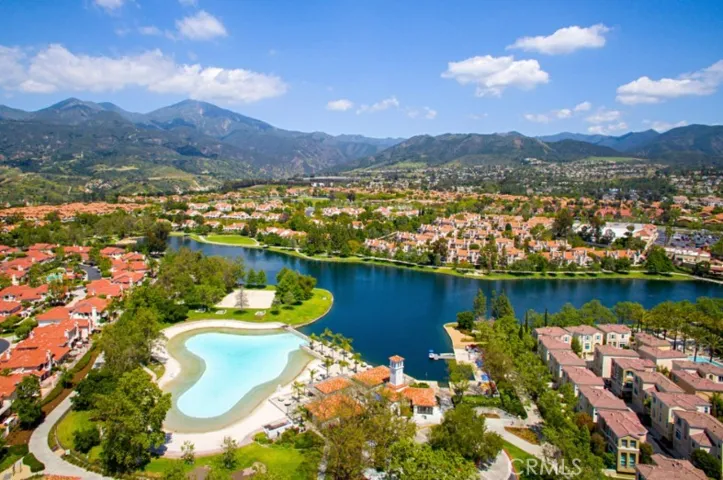 50 Picazo 27, Rancho Santa Margarita, California 92688