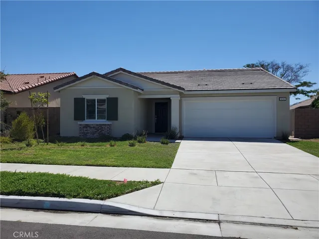 1242 Universal Way, Hemet, California 92543