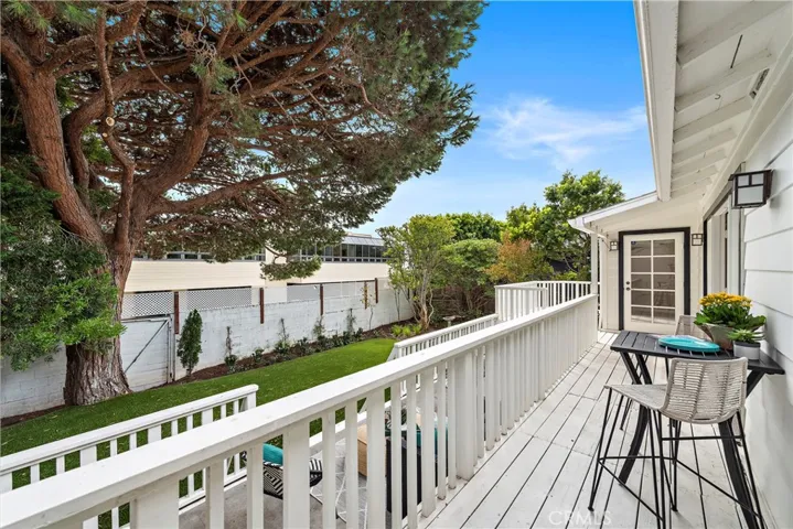 16 S Stonington Road, Laguna Beach, California 92651