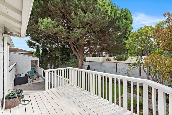 16 S Stonington Road, Laguna Beach, California 92651