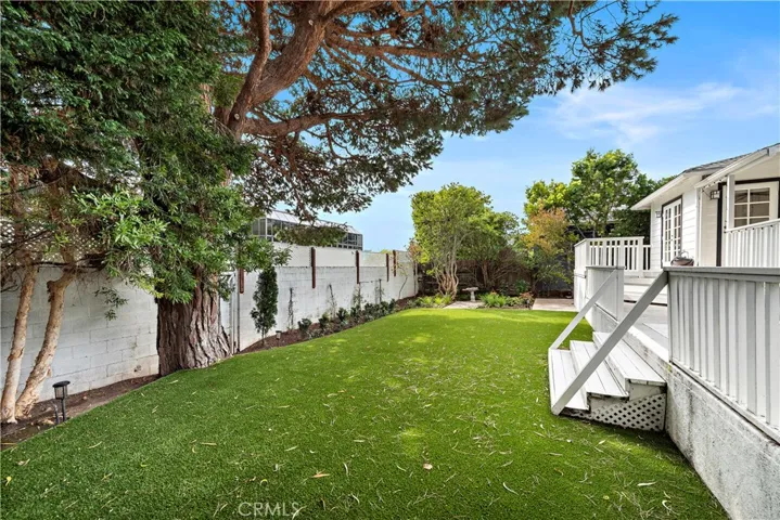 16 S Stonington Road, Laguna Beach, California 92651