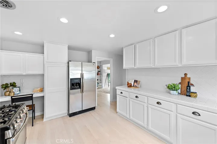 16 S Stonington Road, Laguna Beach, California 92651