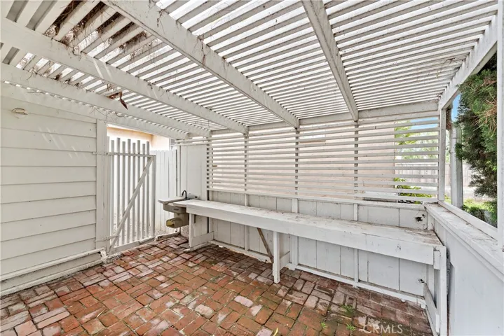 16 S Stonington Road, Laguna Beach, California 92651