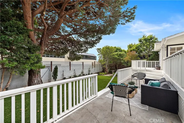 16 S Stonington Road, Laguna Beach, California 92651