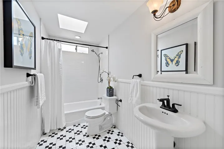16 S Stonington Road, Laguna Beach, California 92651