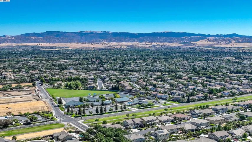 2255 Sugarloaf Ct., Brentwood, California 94513