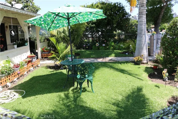 Beautifully maintained front garden