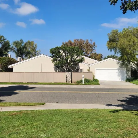 54 Shooting Star 5, Irvine, California 92604
