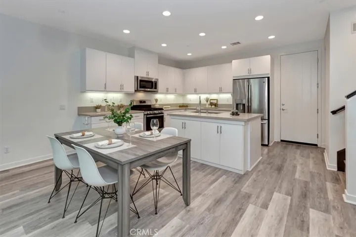 29 Savannah, Lake Forest, California 92630