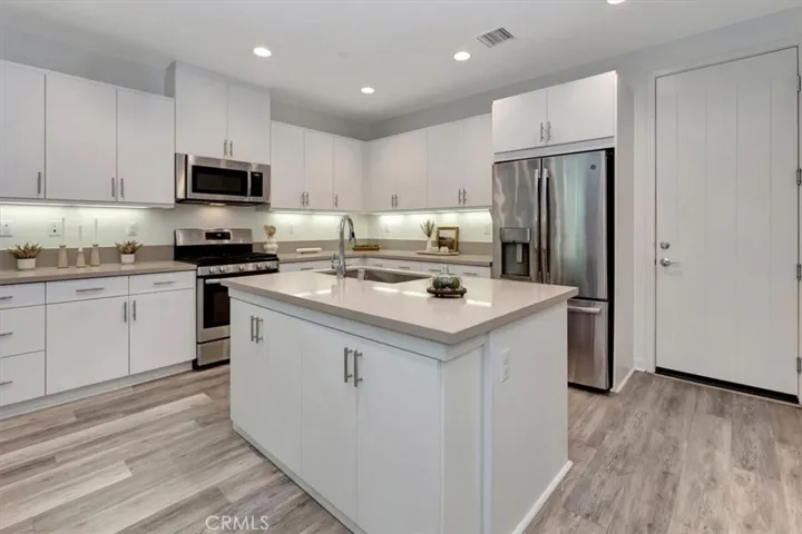 29 Savannah, Lake Forest, California 92630