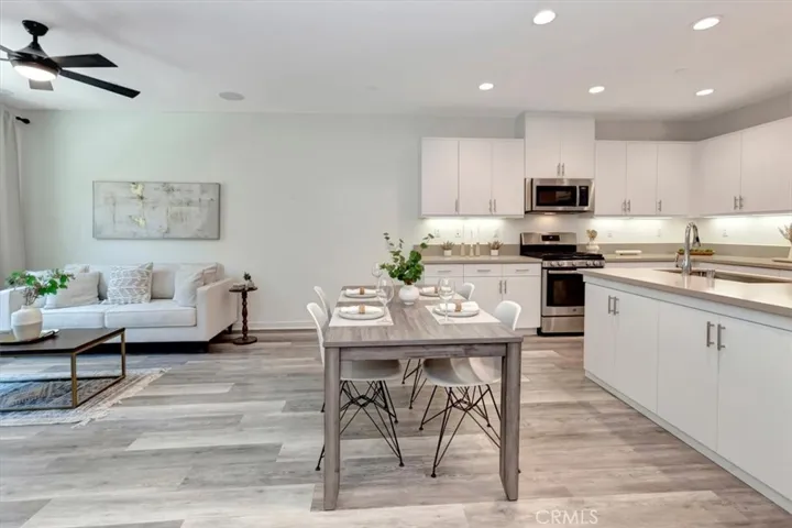 29 Savannah, Lake Forest, California 92630