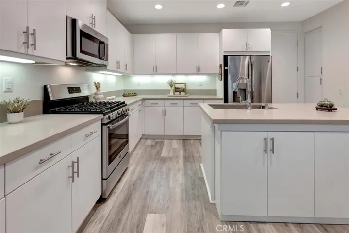 29 Savannah, Lake Forest, California 92630