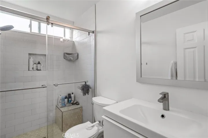 Master Bathroom w/ Shower