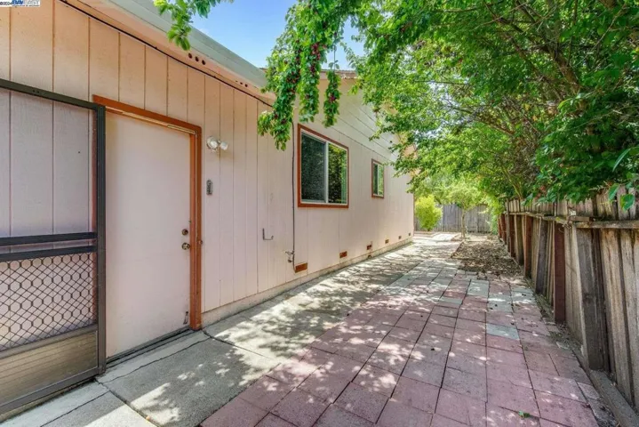 1436 Mcgregor Ave, Petaluma, California 94954