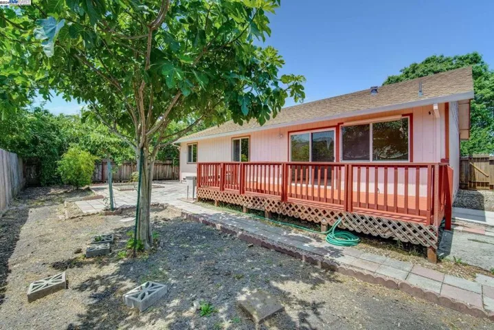 1436 Mcgregor Ave, Petaluma, California 94954