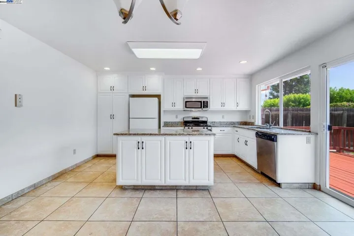 1436 Mcgregor Ave, Petaluma, California 94954