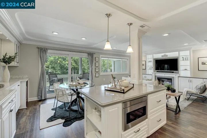 1935 Golden Rain Rd 2, Walnut Creek, California 94595