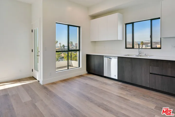2465 Purdue Avenue 303, Los Angeles, California 90064
