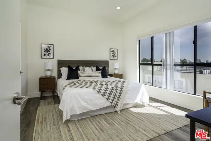2465 Purdue Avenue 303, Los Angeles, California 90064