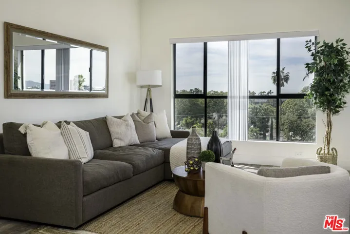 2465 Purdue Avenue 303, Los Angeles, California 90064