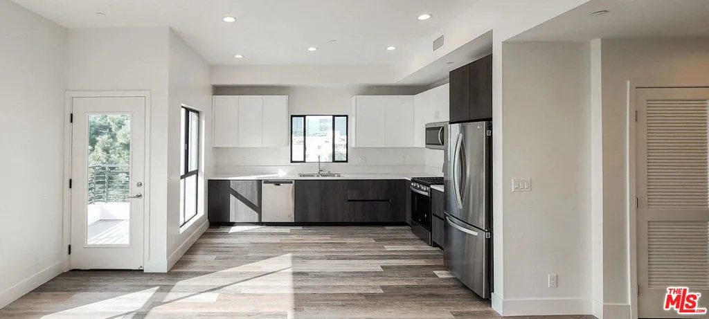 2465 Purdue Avenue 303, Los Angeles, California 90064