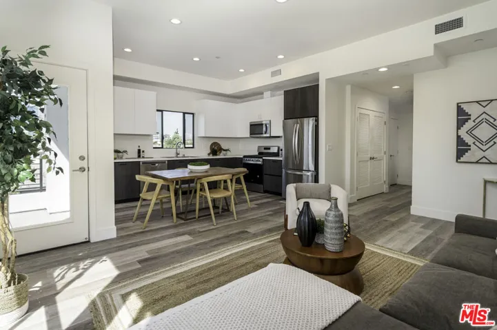 2465 Purdue Avenue 303, Los Angeles, California 90064