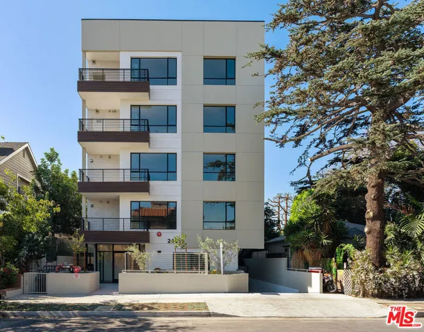 2465 Purdue Avenue 303, Los Angeles, California 90064