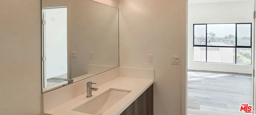 2465 Purdue Avenue 303, Los Angeles, California 90064