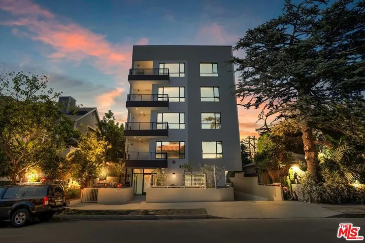 2465 Purdue Avenue 303, Los Angeles, California 90064