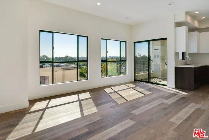2465 Purdue Avenue 303, Los Angeles, California 90064