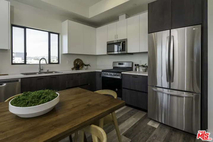 2465 Purdue Avenue 303, Los Angeles, California 90064
