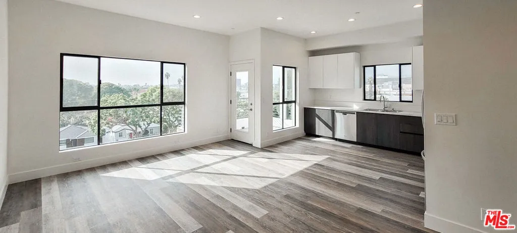 2465 Purdue Avenue 303, Los Angeles, California 90064