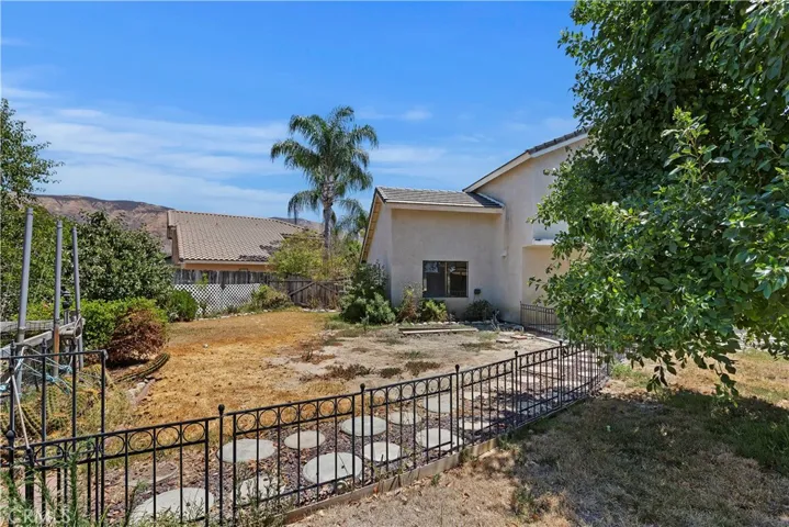 814 Mirage Court, San Jacinto, California 92582