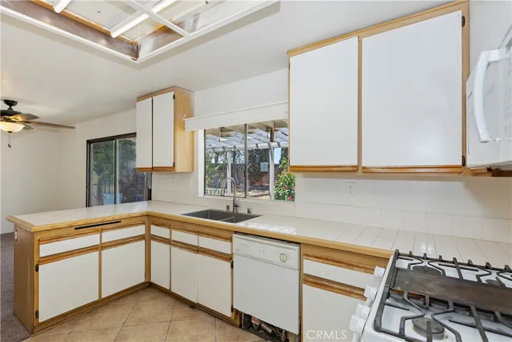 814 Mirage Court, San Jacinto, California 92582
