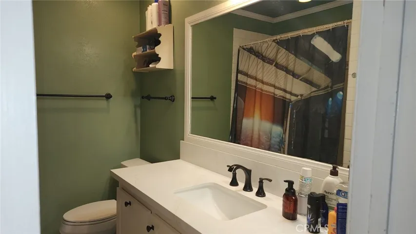 Hall Bathroom Newer, with quartz counter