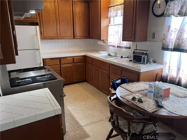 1517 W 180th Street, Gardena, California 90248