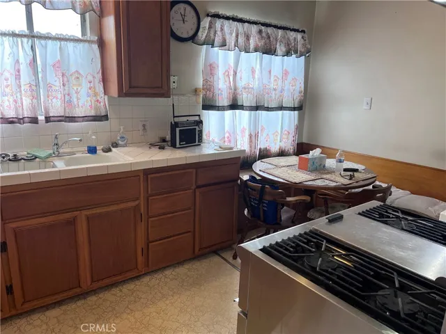 1517 W 180th Street, Gardena, California 90248