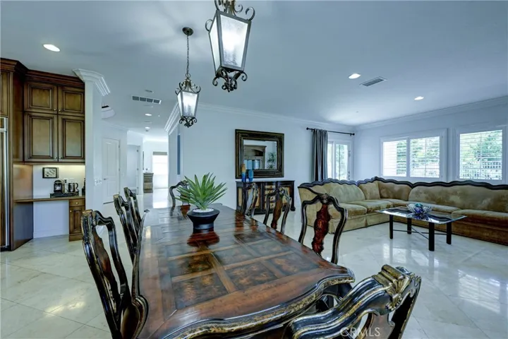 Great open concept living room.