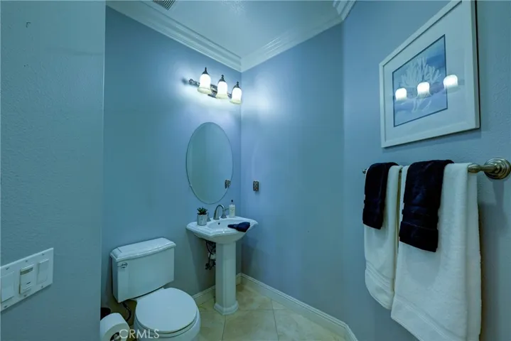 Downstairs guest bath.