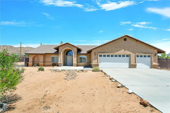 16557 Candlewood Road, Apple Valley, California 92307