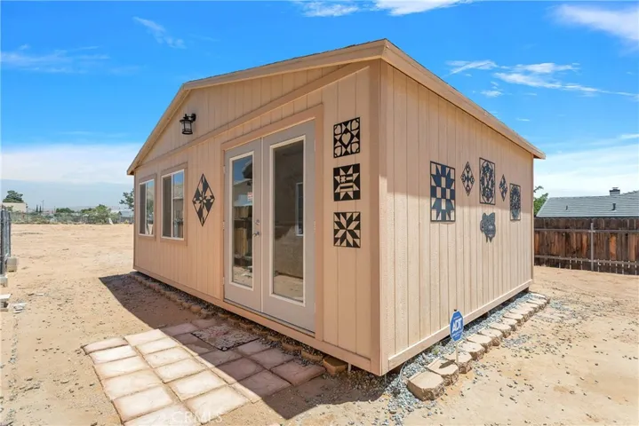 16557 Candlewood Road, Apple Valley, California 92307