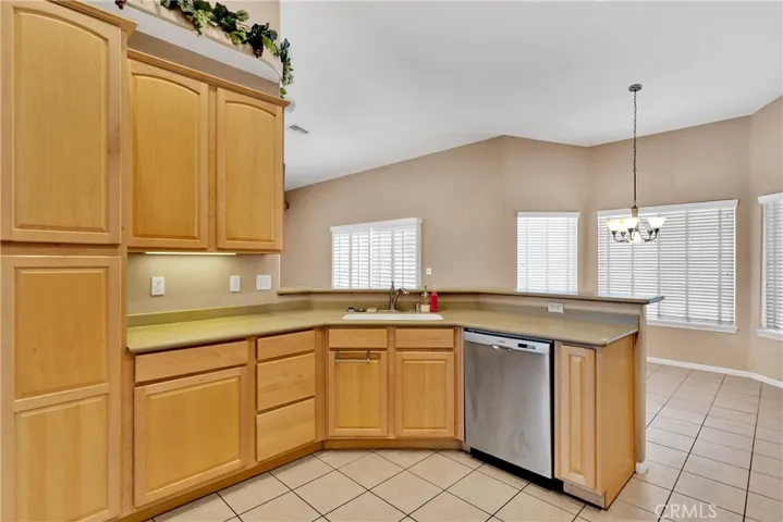 16557 Candlewood Road, Apple Valley, California 92307