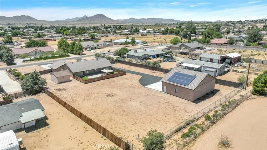16557 Candlewood Road, Apple Valley, California 92307