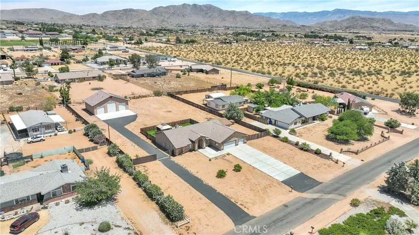 16557 Candlewood Road, Apple Valley, California 92307