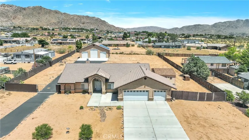 16557 Candlewood Road, Apple Valley, California 92307