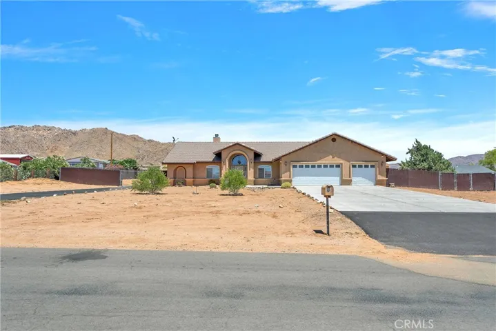 16557 Candlewood Road, Apple Valley, California 92307