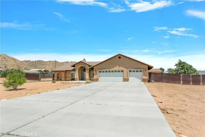 16557 Candlewood Road, Apple Valley, California 92307