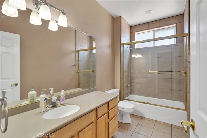 16557 Candlewood Road, Apple Valley, California 92307