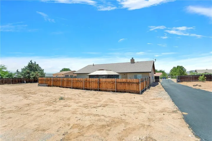 16557 Candlewood Road, Apple Valley, California 92307